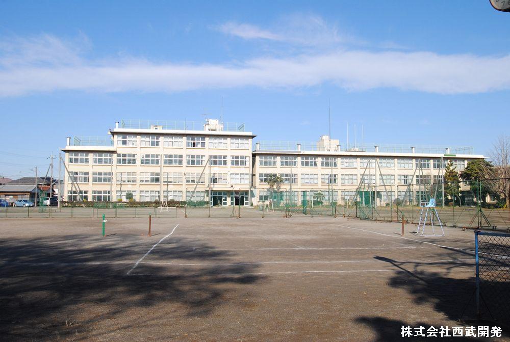 Junior high school. Iruma 920m until junior high school