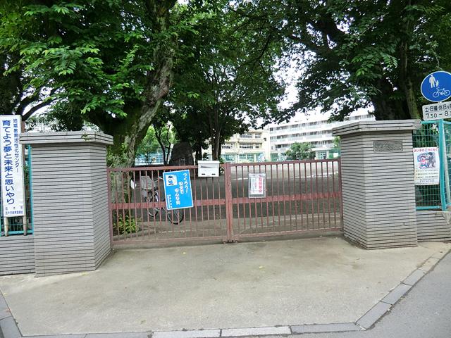 Primary school. Shiki Municipal Shiki 850m to the third elementary school