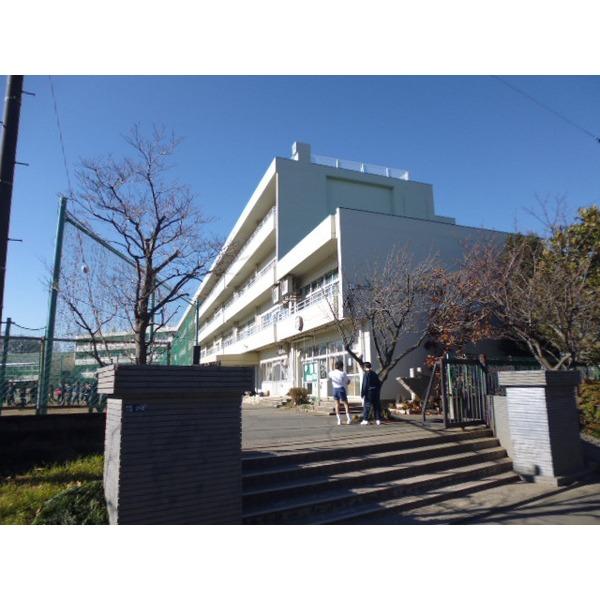 Junior high school. 570m Shiki junior high school until Shiki Municipal Shiki junior high school