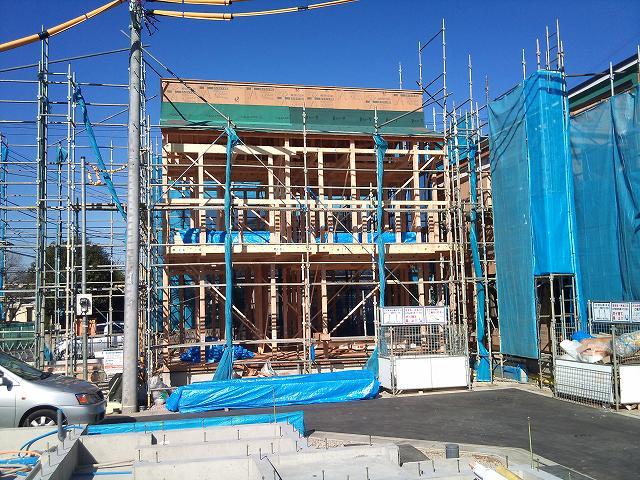 Local photos, including front road. Building 2 is progressing steadily. It is a very good time to visit the structure. Also, It is south was the exhilarating because of the road, which extends to the south space! Local 25 December 1, shooting