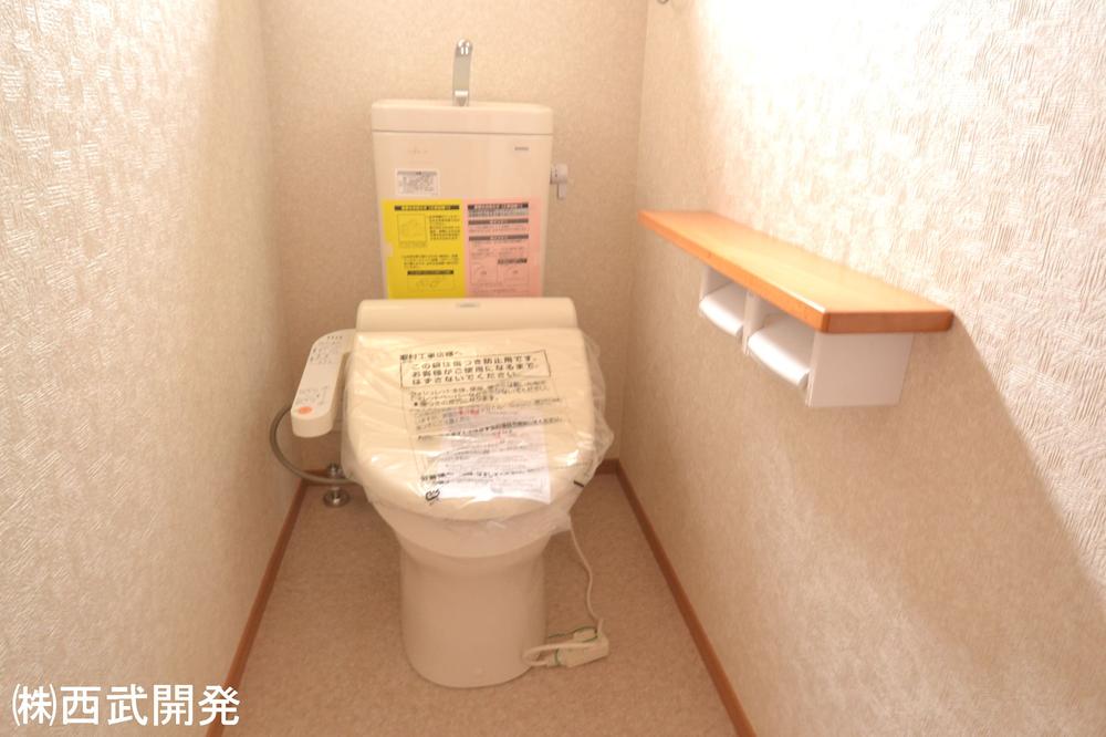 Toilet. 4 Building ・ toilet