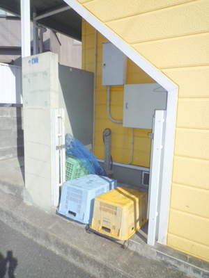 Other common areas. Private on-site waste storage