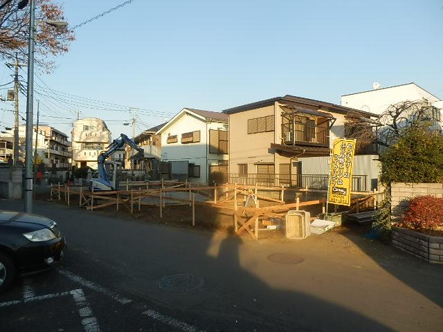 Local photos, including front road. Local (12 May 2013) Shooting