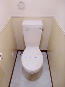 Toilet. Toilet ☆ Also equipped with a shelf at the top, Put such as cleaning supplies.