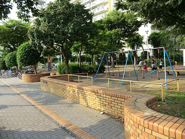 park. 270m until Fukamachi children's park