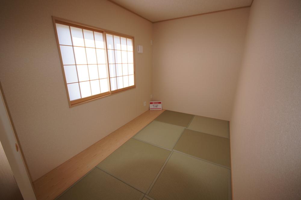 Non-living room. Japanese-style tatami 5