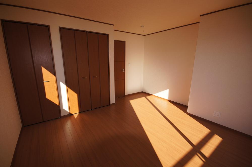 Non-living room. The main bedroom 9 Pledge