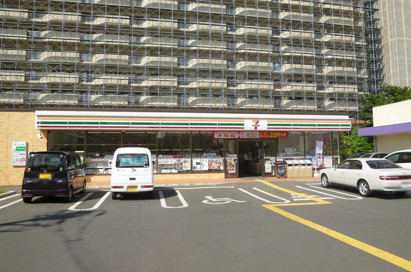 Convenience store. Until the Seven-Eleven 100m