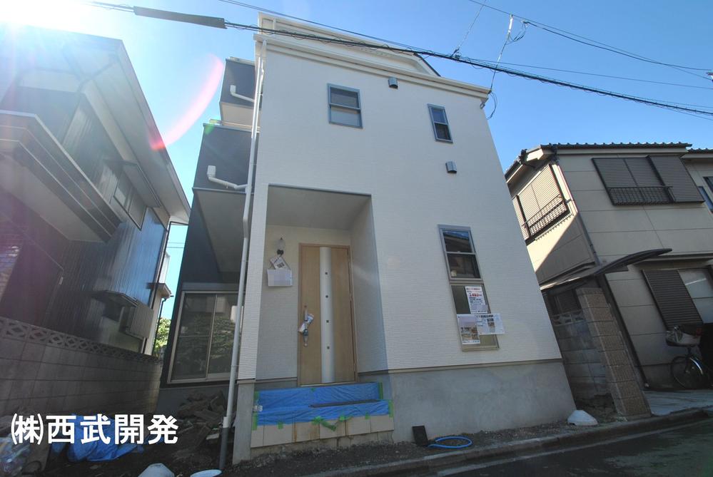 Local appearance photo. Local (10 May 2013) Shooting