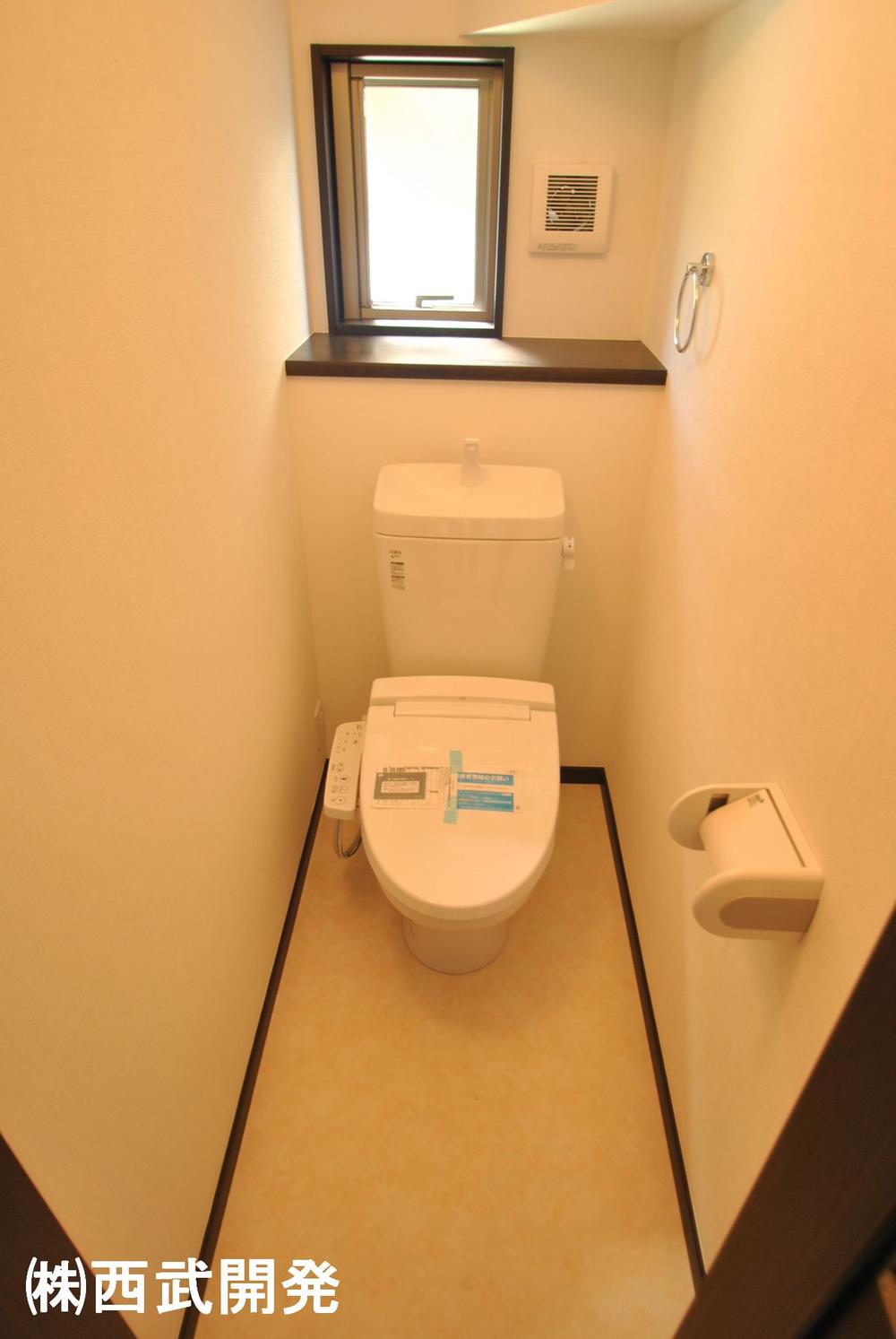 Toilet. Indoor (10 May 2013) Shooting 1st floor