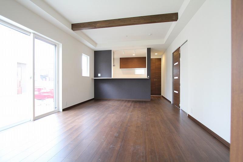 Same specifications photos (living)