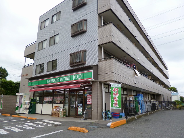 Convenience store. Store 147m up to 100 (convenience store)