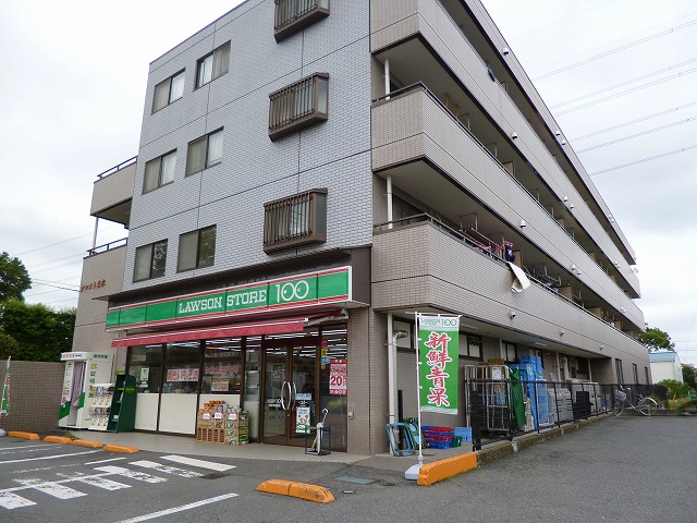 Convenience store. Lawson 200m up to 100 (convenience store)