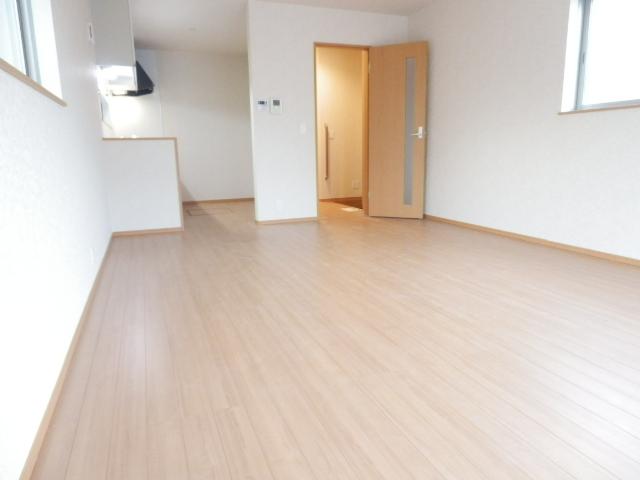 Living. Local (12 May 2013) Shooting