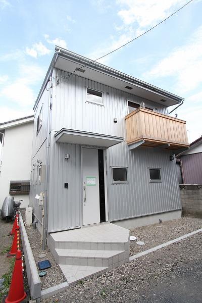 Local appearance photo. Local (July 2012) shooting