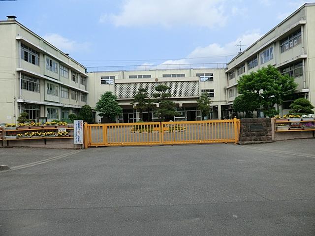 Primary school. Shiki Municipal Shiki 943m until the second elementary school