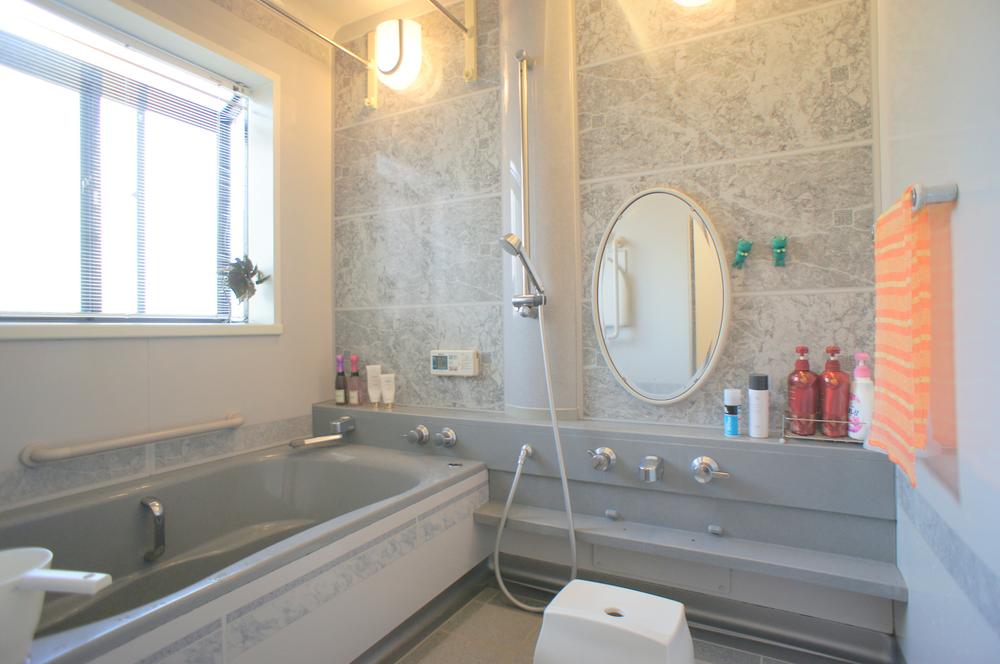 Bathroom. Refresh ^^ tired of one day in the bath of a beautiful 1.25 square meters