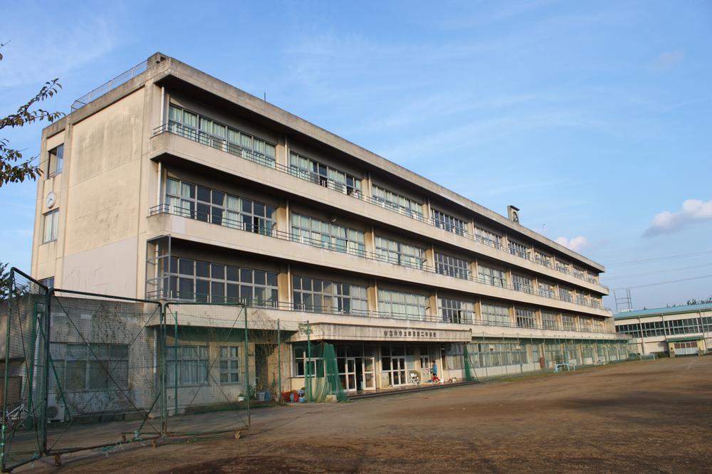 Junior high school. Shiki 950m until the second junior high school