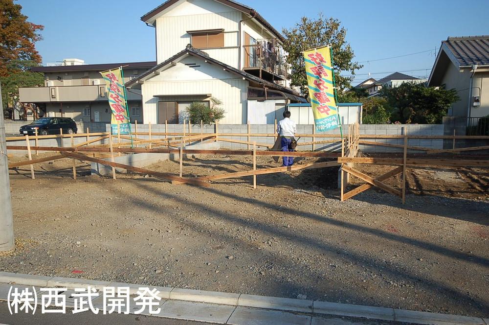 Local appearance photo. Building 2