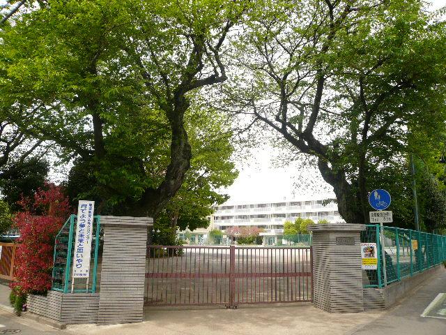 Primary school. 3 440m to small