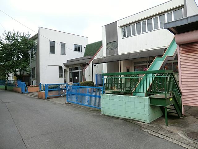 kindergarten ・ Nursery. Miwa until kindergarten is surrounded by 450m green trees and fields, Seasonal flowers can be seen, Birdsong is heard, You can send the children freely To kindergarten life in natural rich environment. 