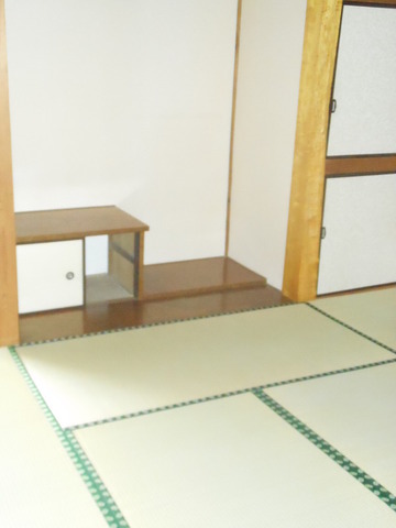 Living and room. Japanese-style room 8 quires