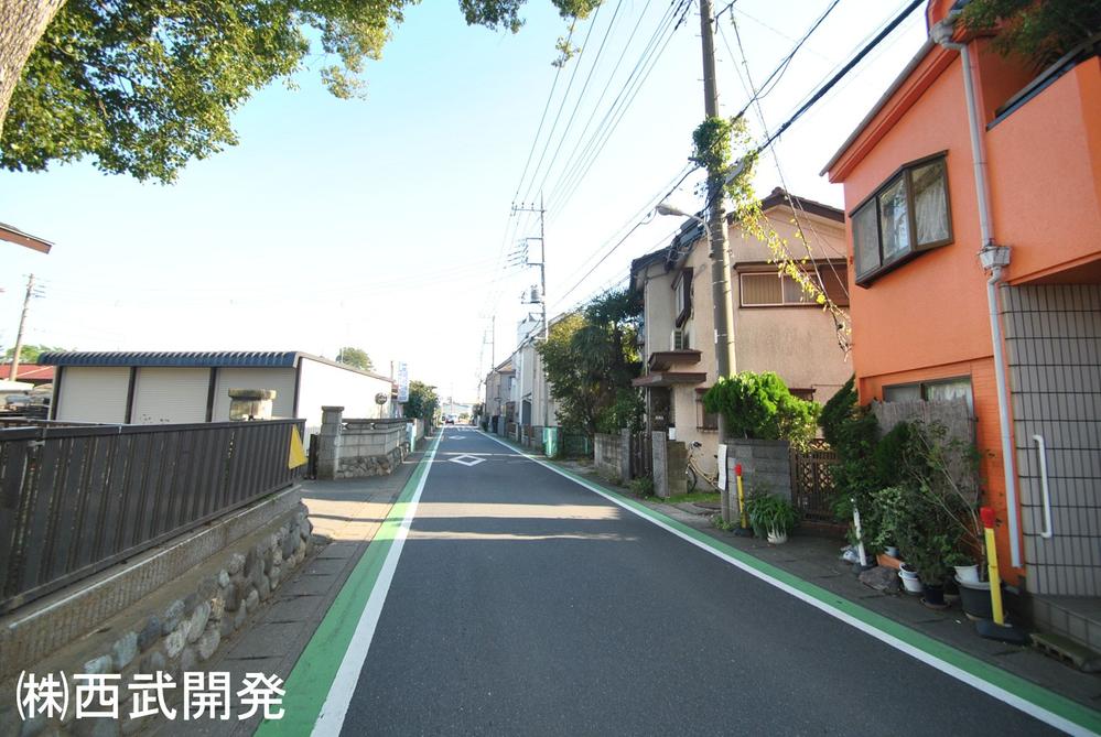 Local photos, including front road. Local (10 May 2013) Shooting