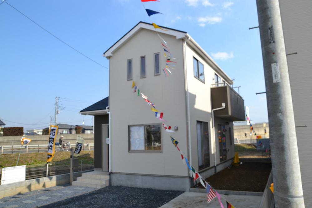 Local appearance photo. Reference construction cases: Appearance