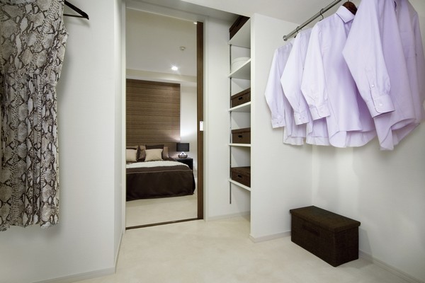 Multi-closet / About 2.5 tatami of clothing to space, Small items can be stored