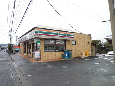 Convenience store. 220m to Seven-Eleven (convenience store)