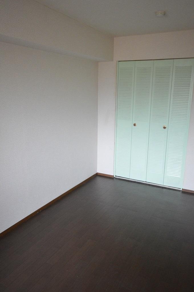 Non-living room. Indoor (June 2013) Shooting