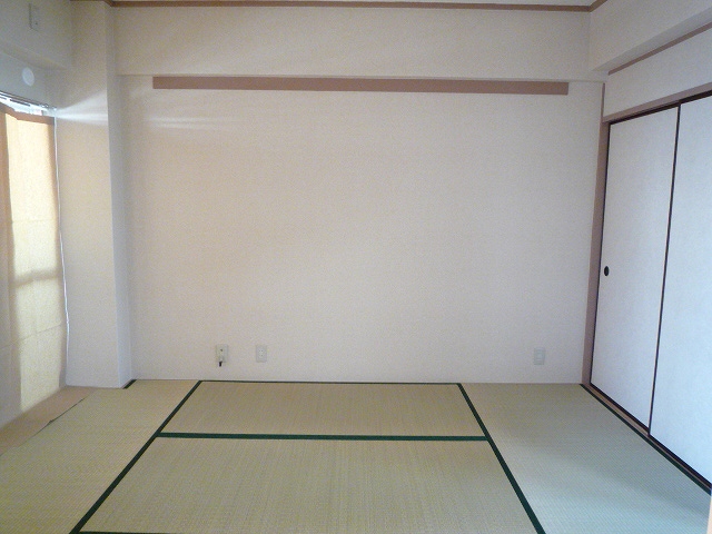 Other room space. Japanese-style room 6 tatami