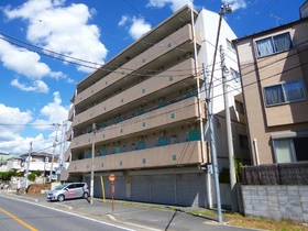 Building appearance. It is the property of the 11-minute walk from Shiki Station