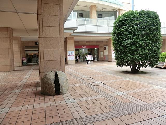 Shopping centre. Family Marui to Shiki 570m