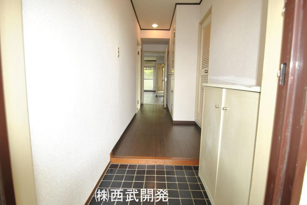 Entrance. Local (July 2013) Shooting