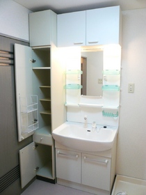 Washroom. Starting vanity ・ It is with storage