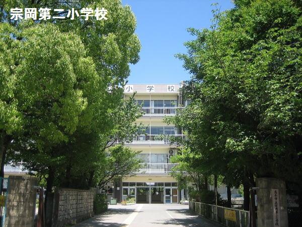 Primary school. Muneoka 1230m to the second elementary school