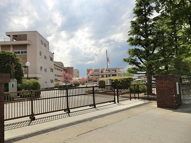 Primary school. Shiraoka stand Shinotsu to elementary school 750m