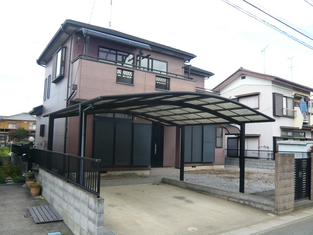 Parking lot.  ■ Parallel with carport two possible! 