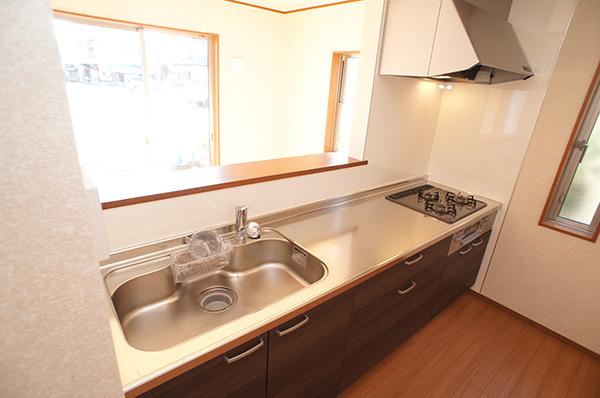 Kitchen. Face-to-face kitchen where you can enjoy a conversation with your family, even while cooking Indoor (10 May 2013) Shooting