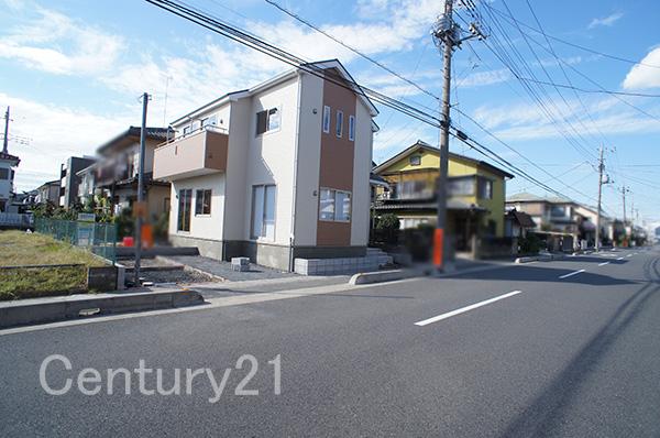 Local photos, including front road. Local (10 May 2013) Shooting