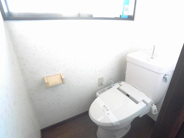 Toilet. 2013 November shooting