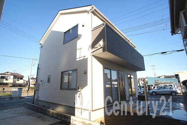 Local appearance photo. Building 3