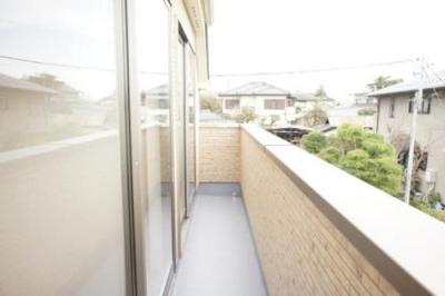 Balcony. Is a balcony facing the south. Dried your laundry Housework also proceed to the futon dry. 