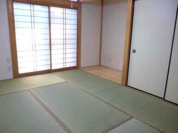 Non-living room. First floor 6-mat Japanese-style room