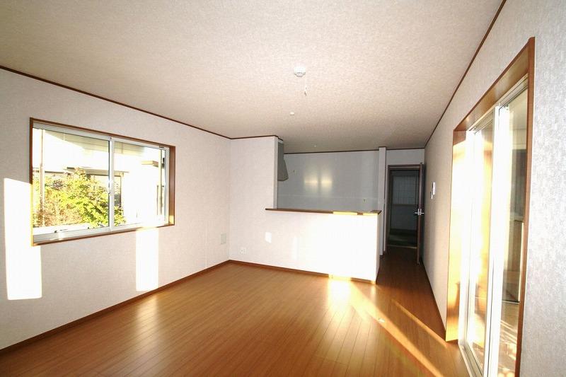 Model house photo. Sunny popular counter kitchen in the day boast of a good location a corner lot and neighboring land parking, Spacious 17 Pledge facing south is attractive on the same day of your tour Allowed newly built My home is 24,800,000 yen attractive