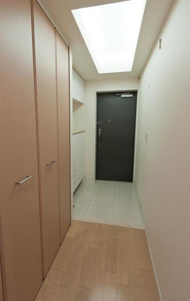 Entrance. Entrance 2013 / 09 shooting