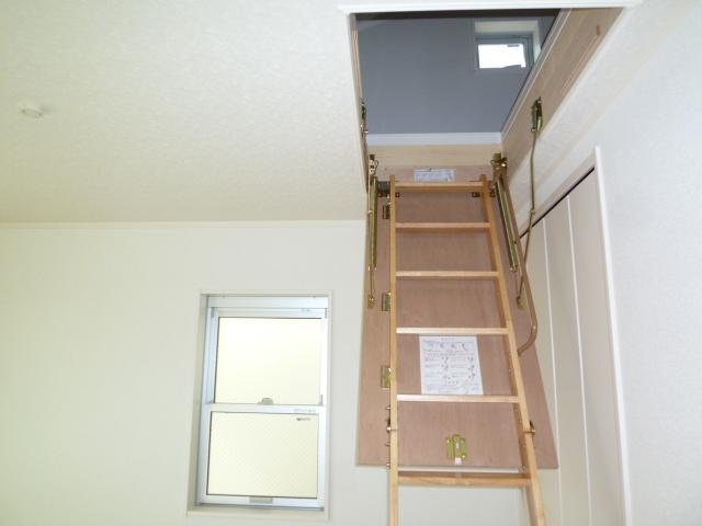 Same specifications photos (Other introspection). Attic storage