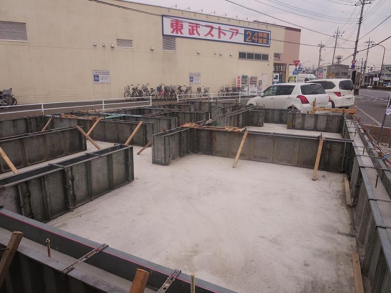 Local appearance photo. Local (12 May 2013) Shooting