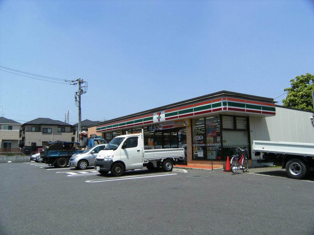 Convenience store. Seven-Eleven Soka Aoyagi to the central shop 563m